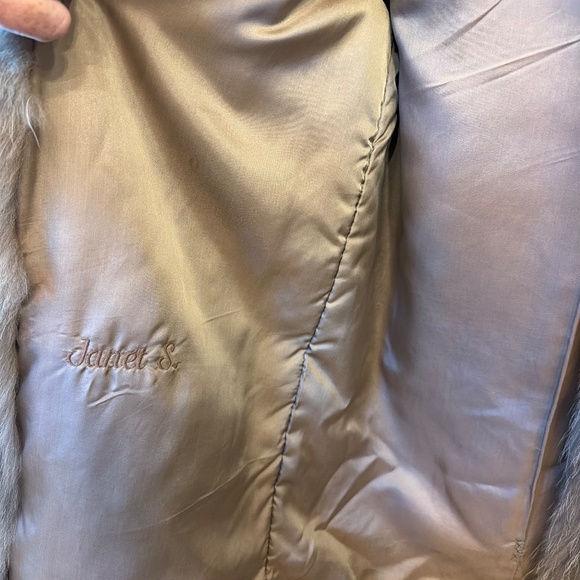 Weiss Racoon Fur Coat READ SIZE DESCRIPTION - Picture 3 of 8